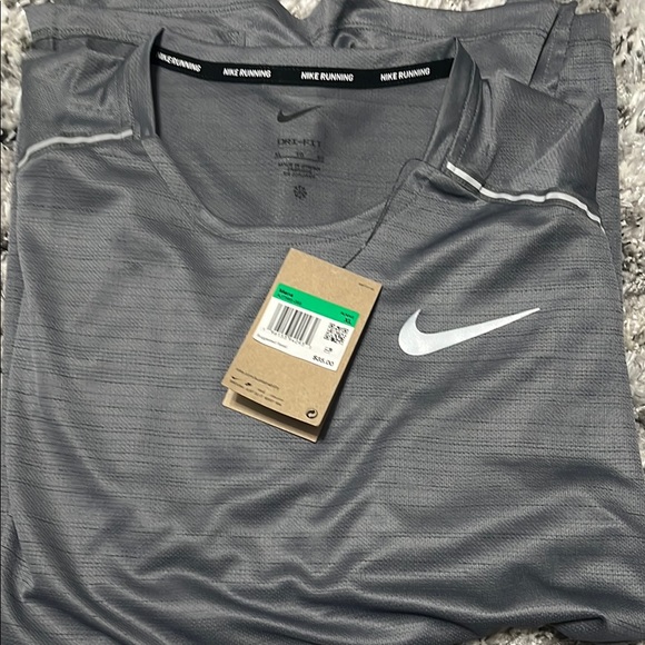 Nike Men's Dri-FIT Miler Short Sleeve Top - Picture 3 of 5